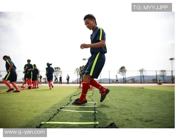 上海足球队耐力分析与训练策略探讨助力球队提升竞技水平 上海足球队耐力分析与训练策略探讨助力球队提升竞技水平