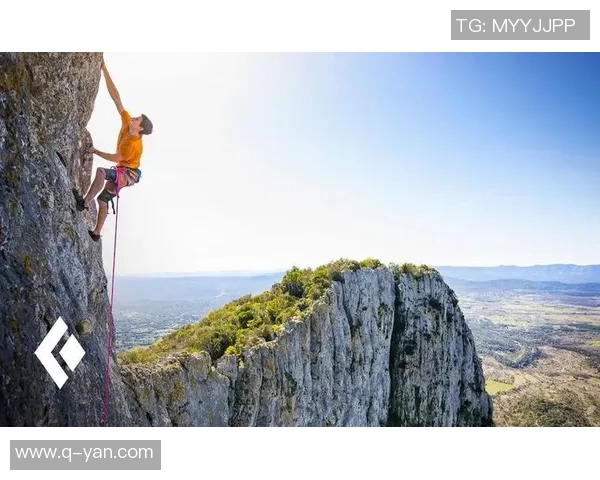 攀岩精神的力量：深入解析北京攀岩队的心理素质与挑战应对策略